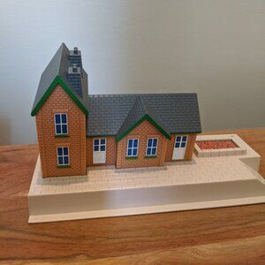 THOMAS AND FRIENDS MAITHWAITE STATION FOR TRACKMASTER SET 2005 TOMY LIMITED